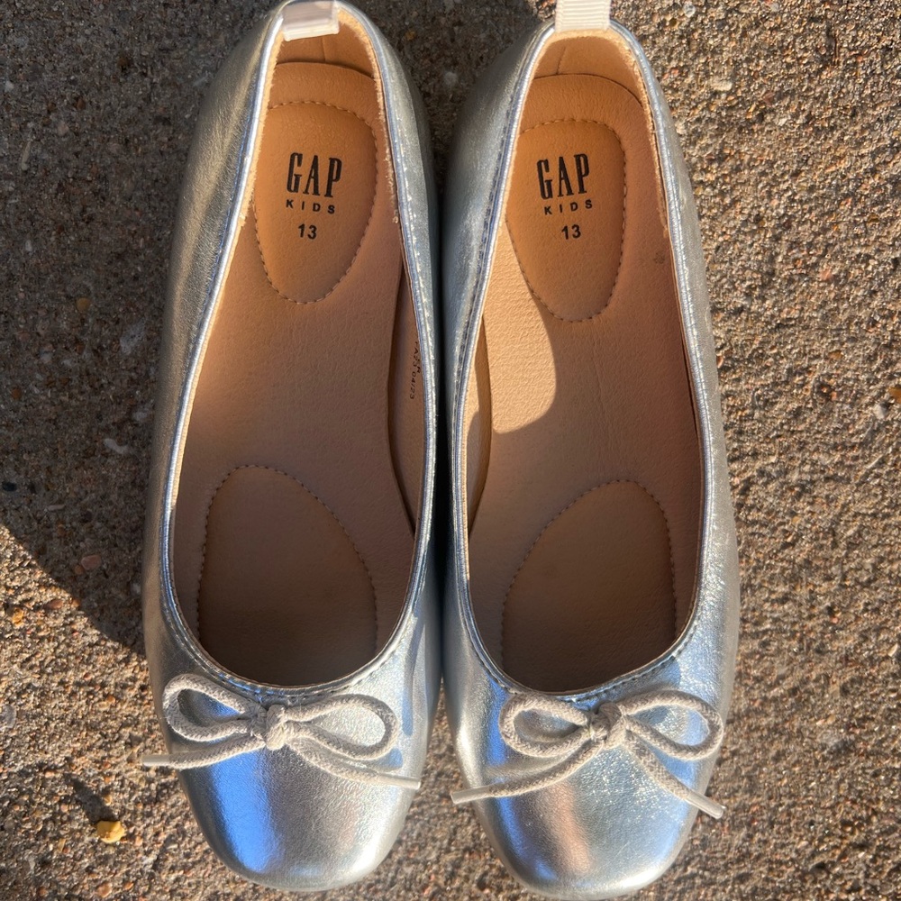 GAP Kids Metallic Silver Flats Size 13